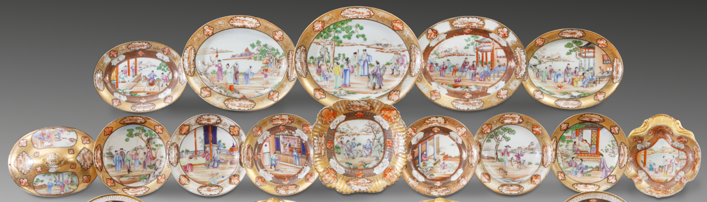 图为清乾隆广彩“洛克菲勒”餐具细节图，美国洛克菲勒家族曾大量购藏该类广彩瓷，因此收藏界将此种纹饰风格的广彩瓷称之为洛克菲勒瓷。（来源：广州十三行博物馆）